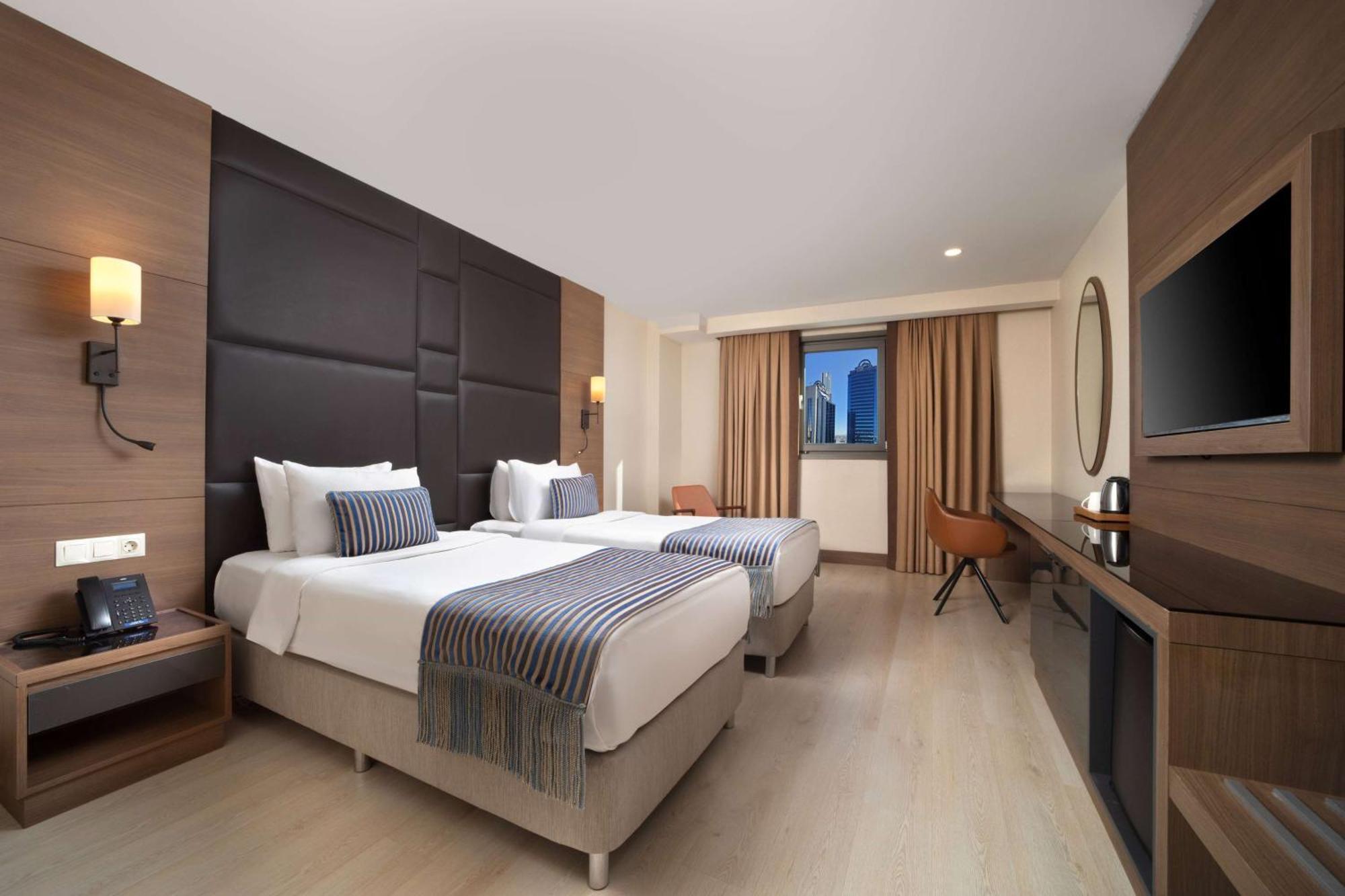 Tryp By Wyndham Istanbul Sisli Hotel Exterior foto